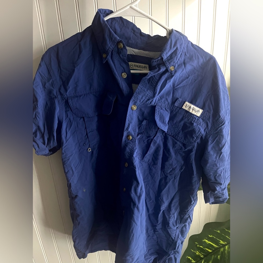 Magellan outdoors fishing shirt Men’s size Medium
